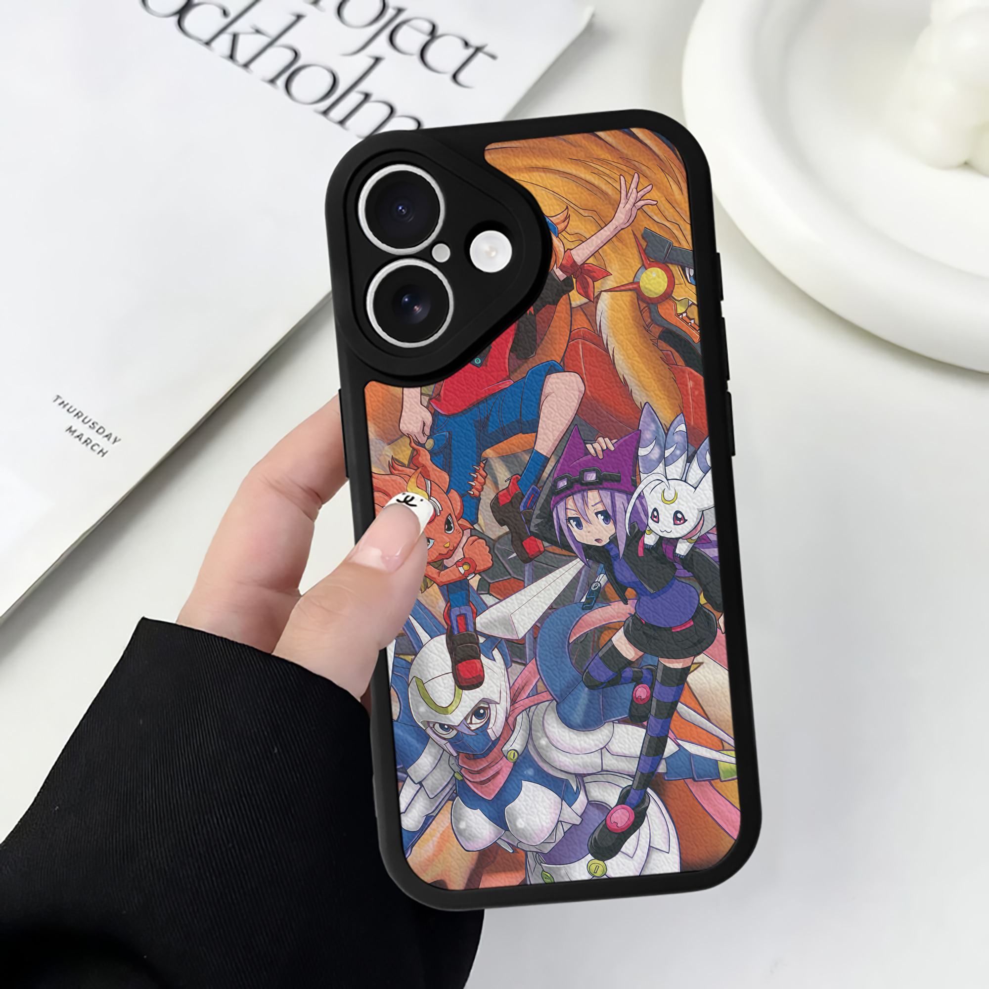 （画像用） Digimon デジタルモンスター/デジモン 【iPhone 16シリーズ対応】シリコンスマホケース（レザー調） 材質：シリコン